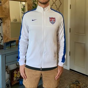Nike men’s size small USA soccer jacket